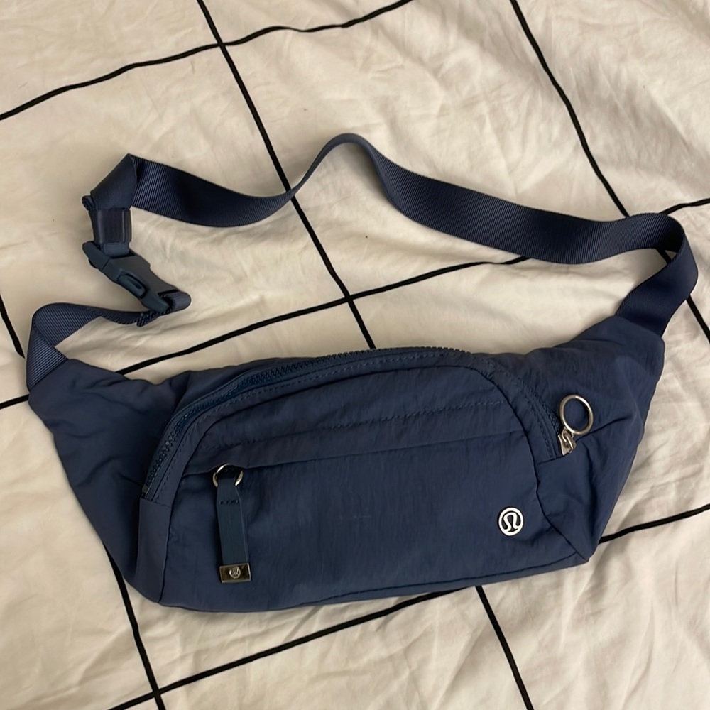 Lululemon ON THE BEAT BELT BAG *4.5L